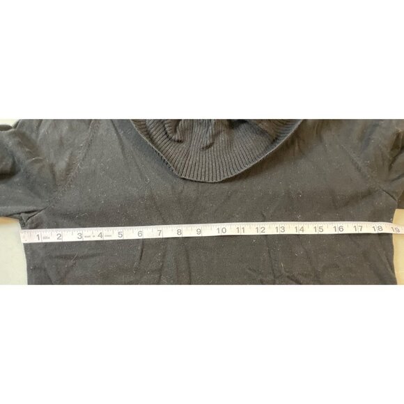 Leo & Nicole Black Buttoned Cowl Neck Off Shoulder 3/4 Sleeve Sweater Sz LP - Picture 7 of 9